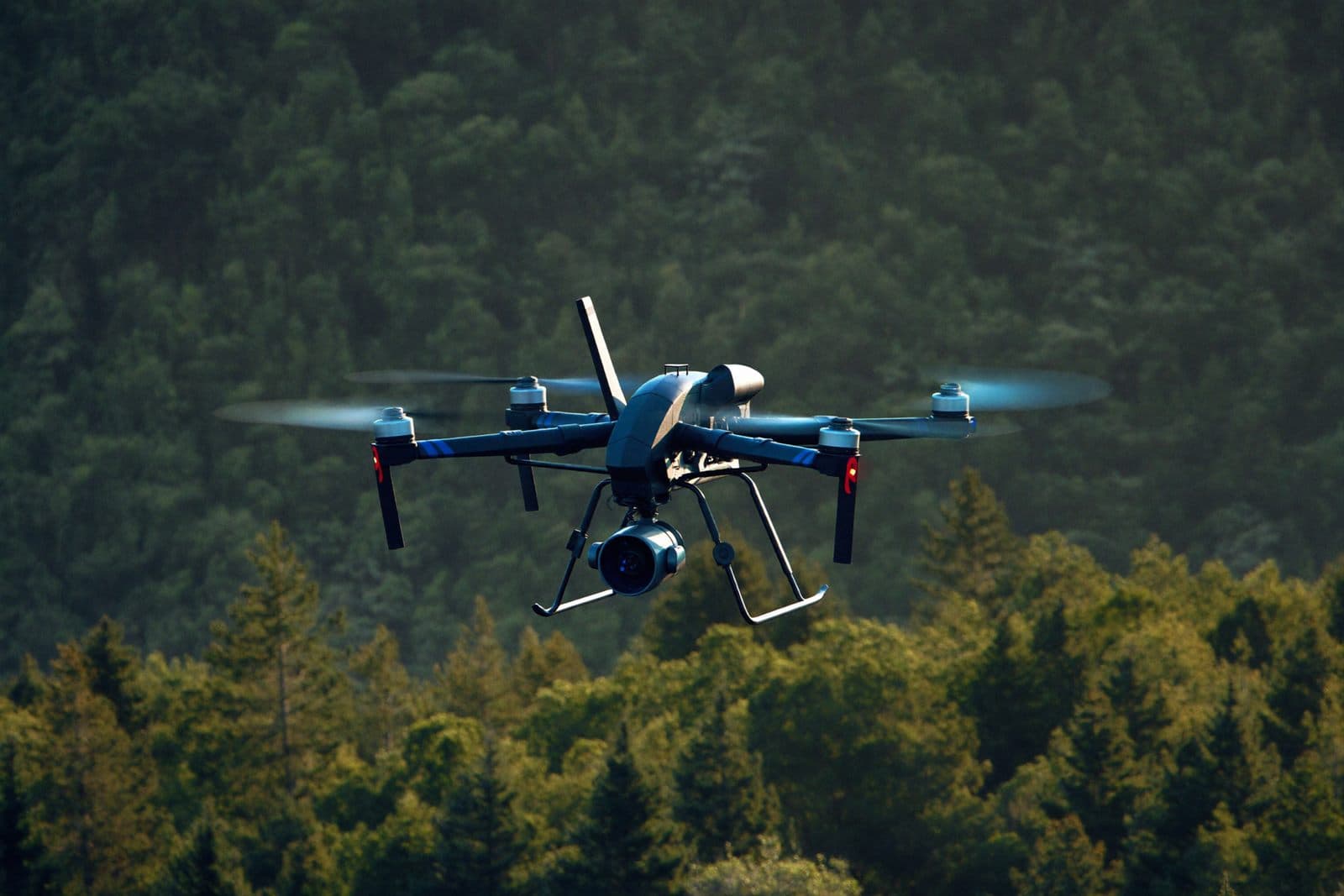 LiDAR z drona czy fotogrametria: kiedy wybrać którą technologię